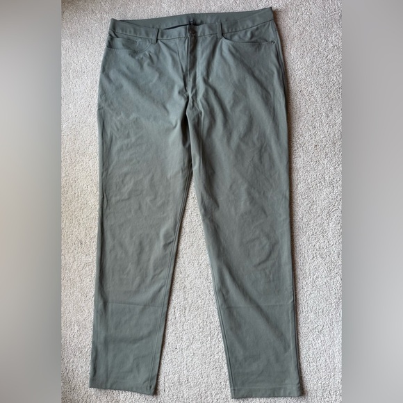 lululemon athletica Men's Sage Chinos - Picture 1 of 5